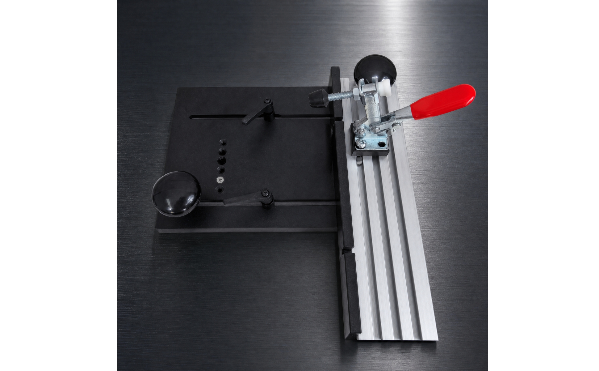 Compact Router-Table Trimming Sled Accurate for Hobby Woodworkers
