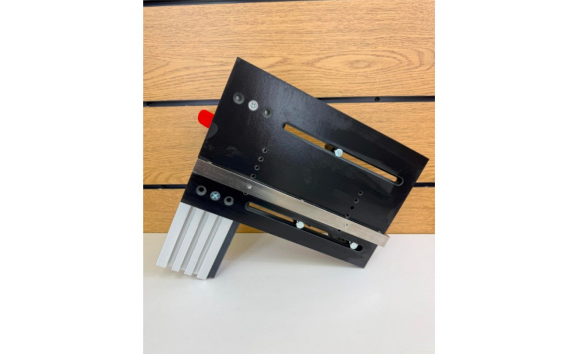 Compact Router-Table Trimming Sled Accurate for Hobby Woodworkers