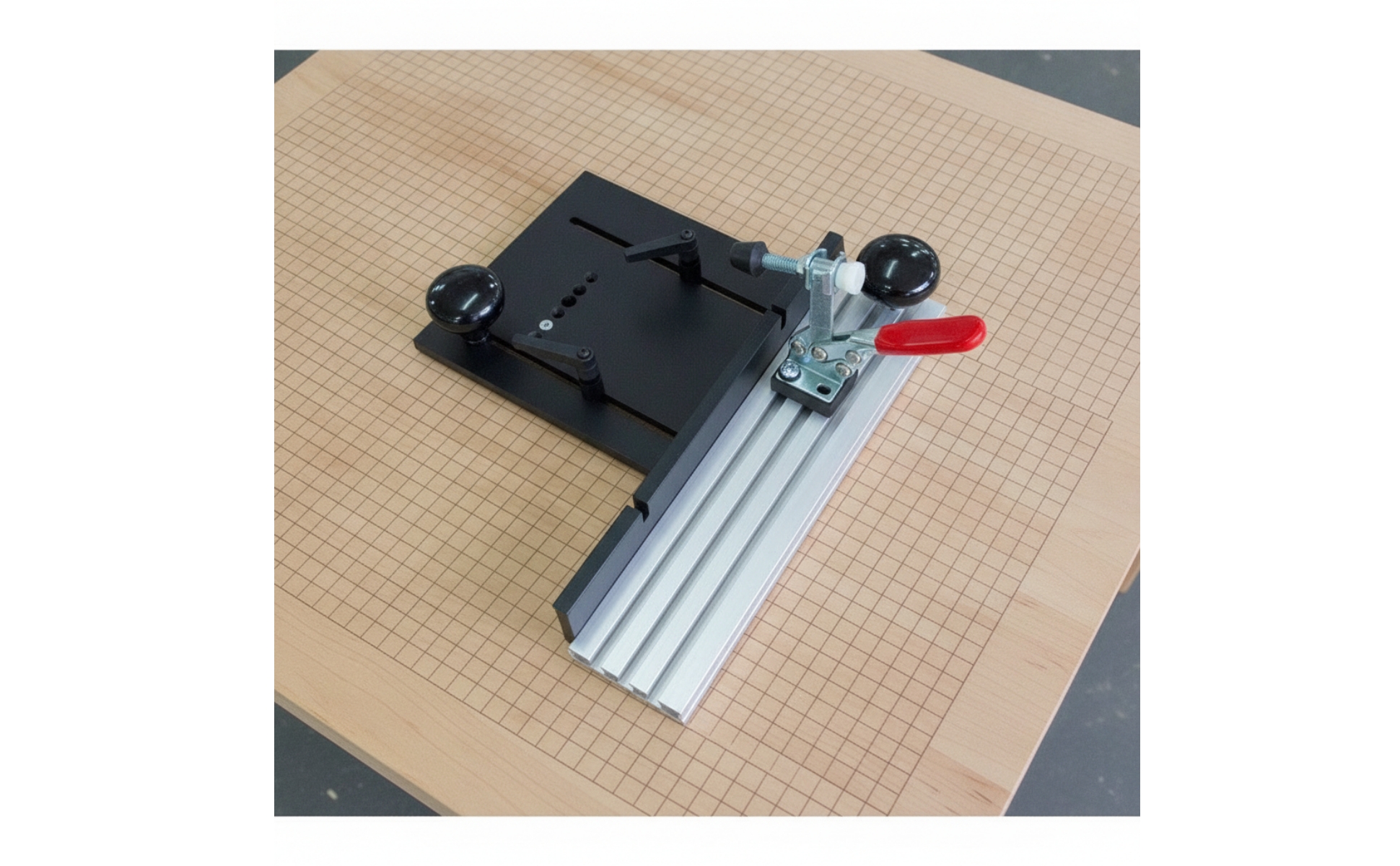 Compact Router-Table Trimming Sled Accurate for Hobby Woodworkers