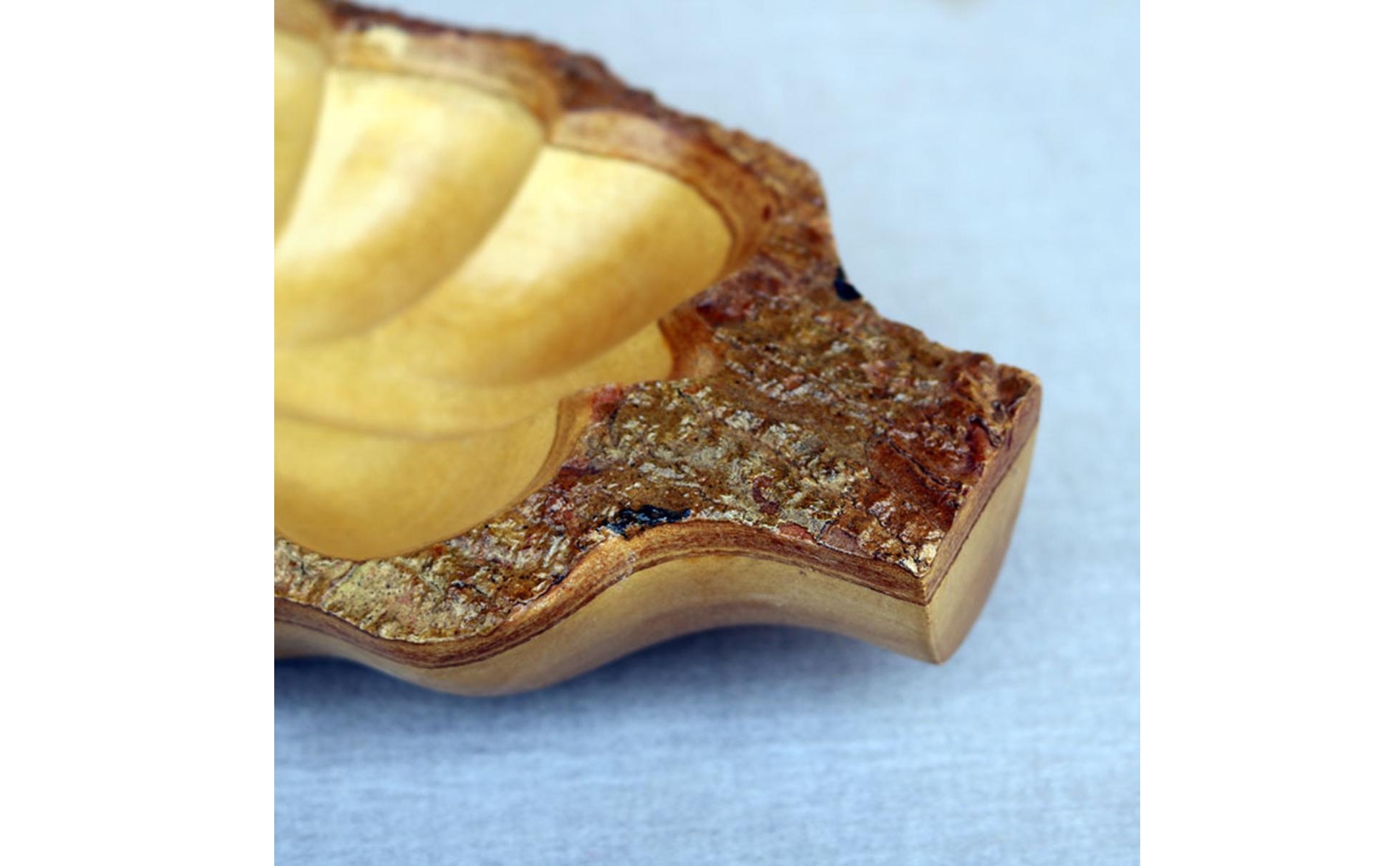 Handmade Leaf-Shaped Serving Tray Handmade Carved Mango Wood Snack Tray