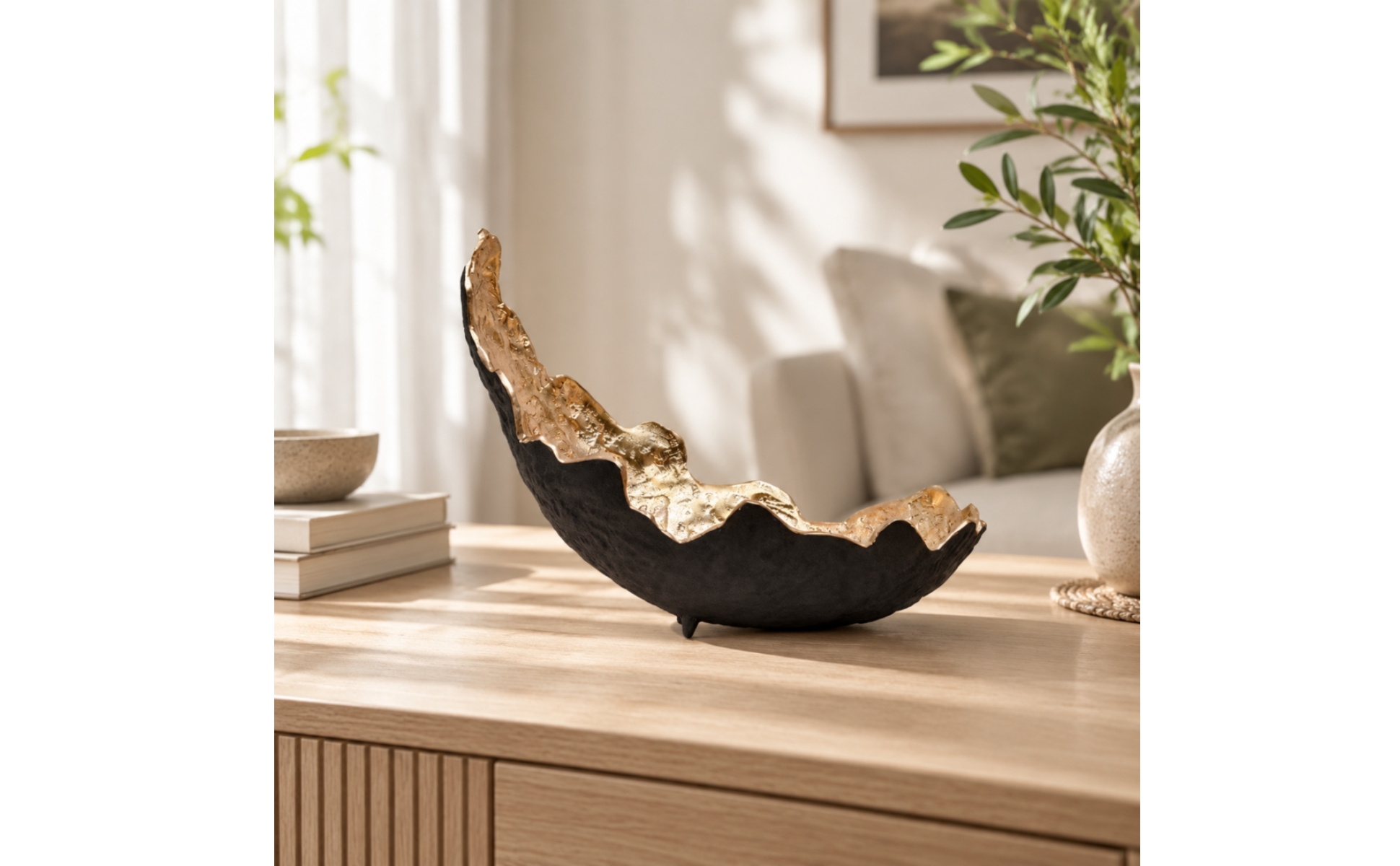 Tabletop Decor Modern Decorative Tabletop Sculpture with Shallow Receptacle