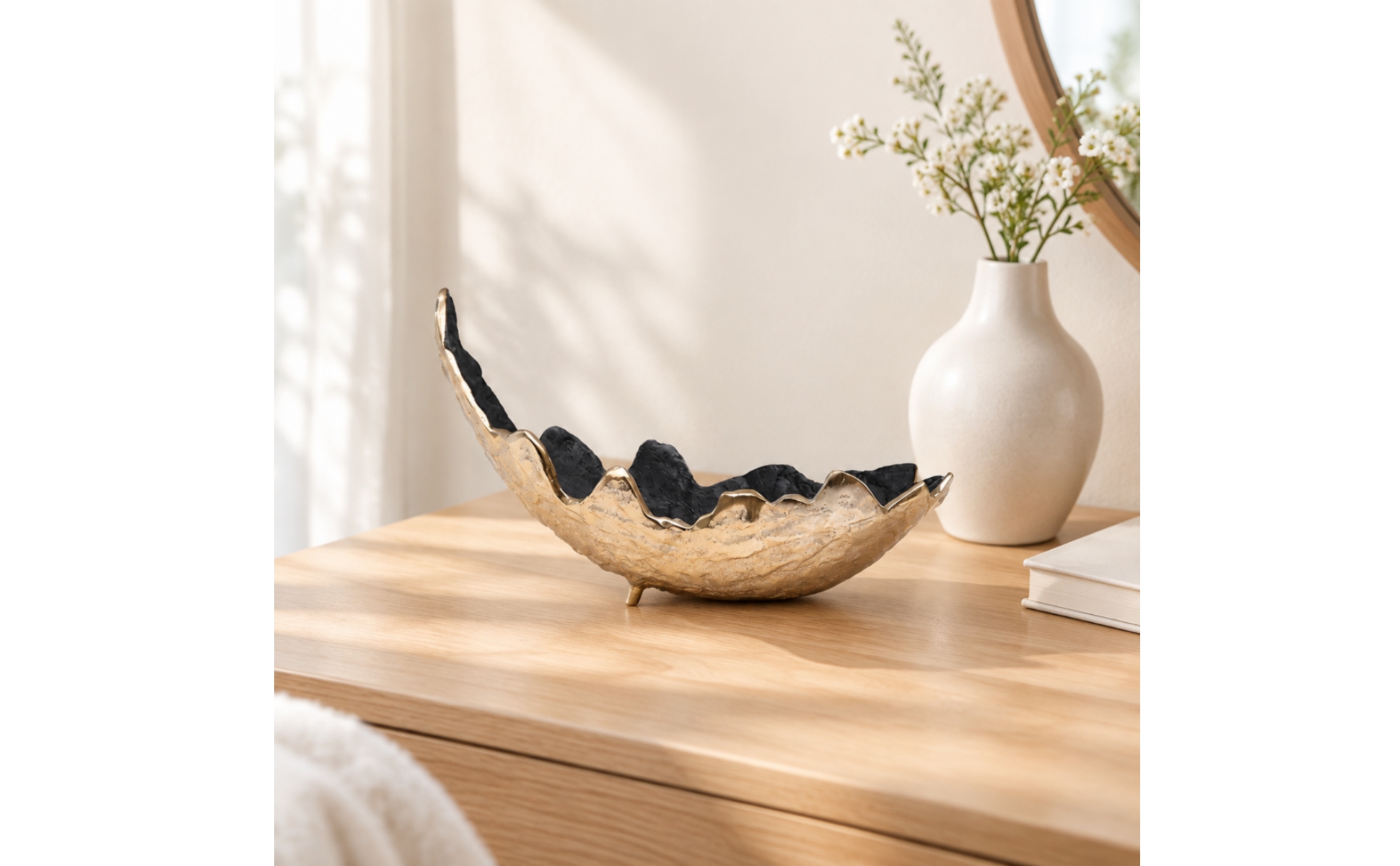 Tabletop Decor Modern Decorative Tabletop Sculpture with Shallow Receptacle