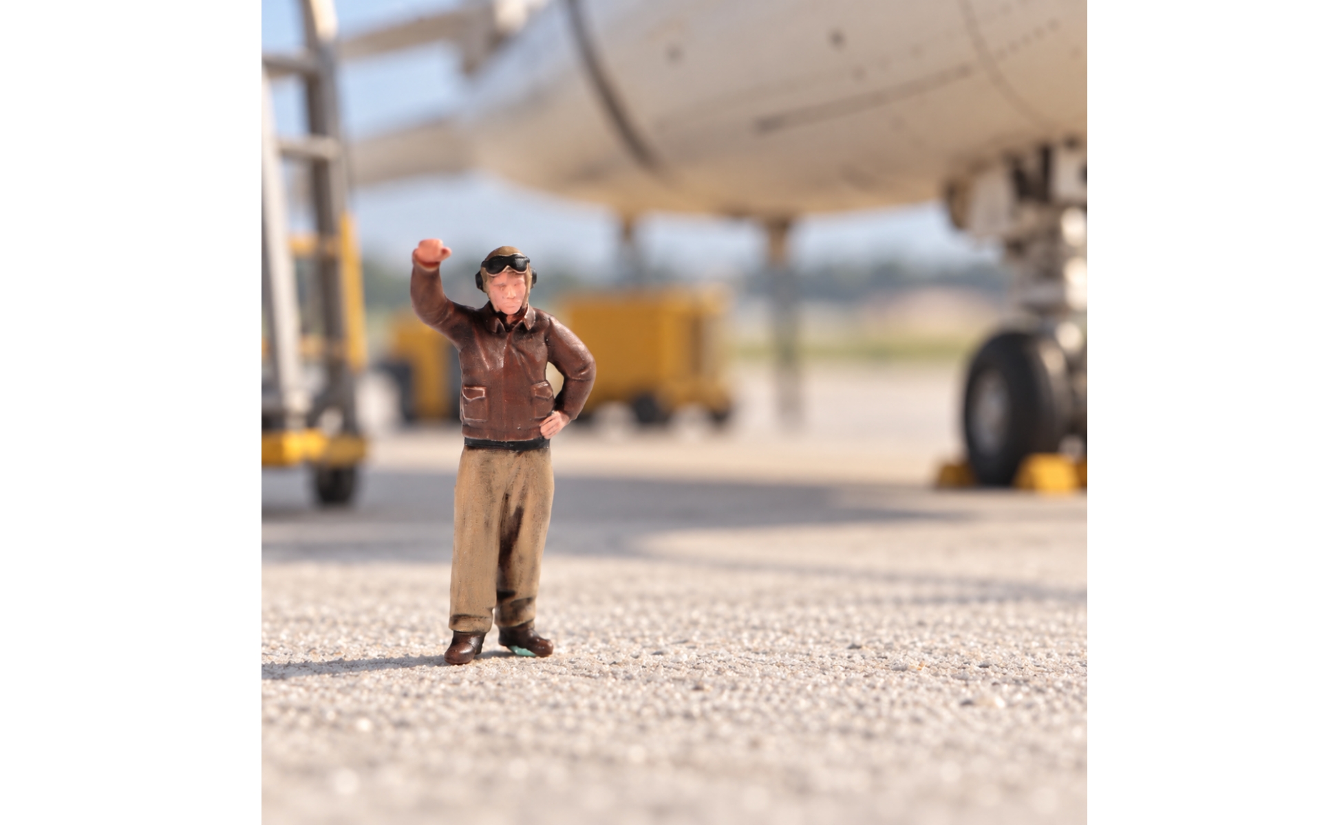 1/64 Scale Pilot Figure Compact Painted Pilot Figure Realistic